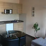 Nyirfa Apartmanhaz Шарвар