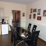 Апартаменты Nyirfa Apartmanhaz Шарвар