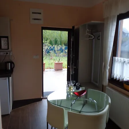 Nyirfa Apartmanhaz Apartment