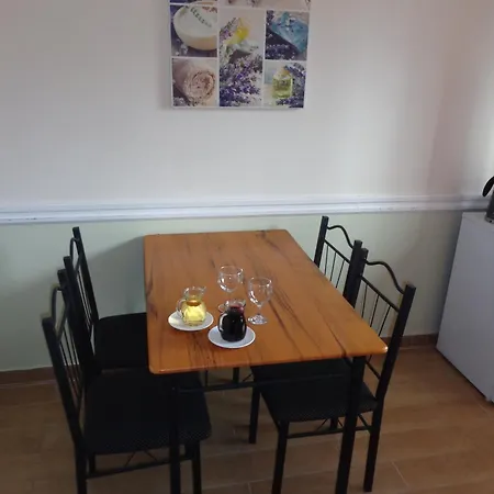 Nyirfa Apartmanhaz * Sarvar