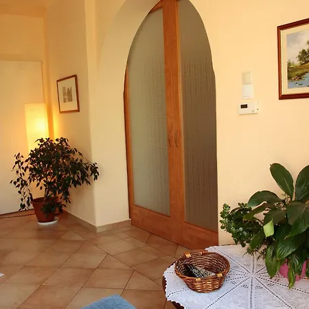 Nyirfa Apartmanhaz