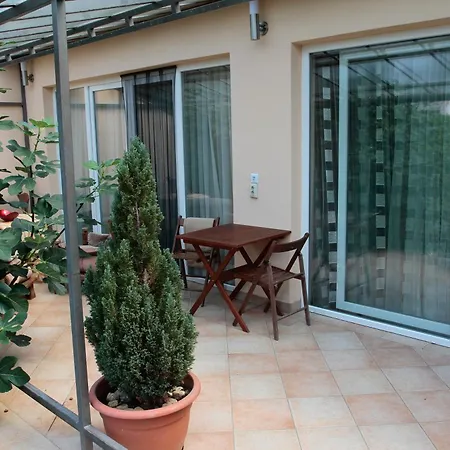 Apartment Nyirfa Apartmanhaz Sarvar