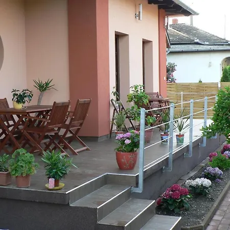 Nyirfa Apartmanhaz * Sárvár