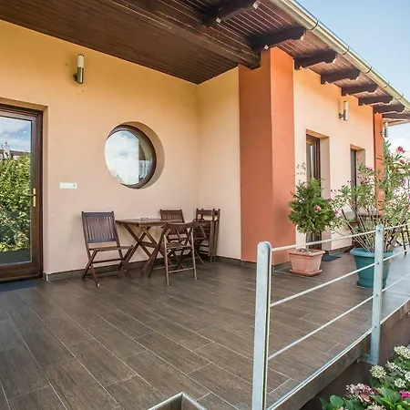 乃尔法公寓 Sárvár