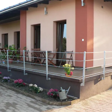 Nyirfa Apartmanhaz Διαμέρισμα
