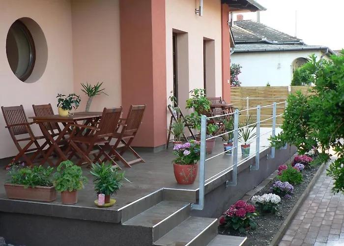 Nyirfa Apartmanhaz * Sárvár
