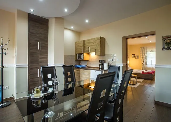Nyirfa Apartmanhaz Daire *